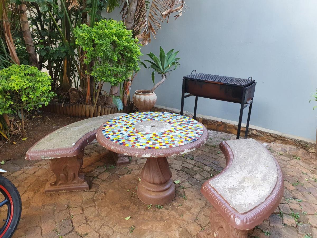 Sun Deck Lodge Hartbeespoort Εξωτερικό φωτογραφία