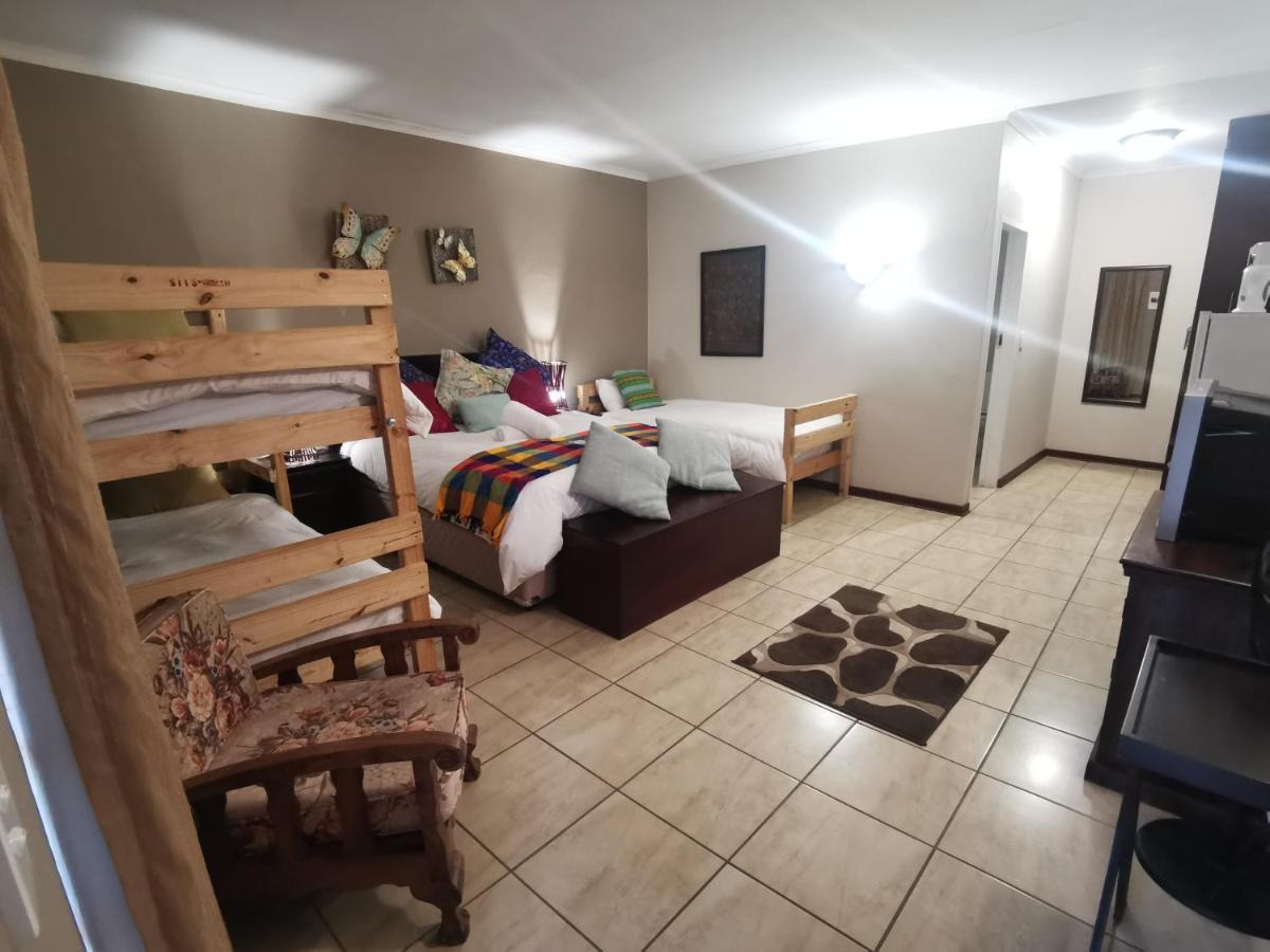 Sun Deck Lodge Hartbeespoort Εξωτερικό φωτογραφία